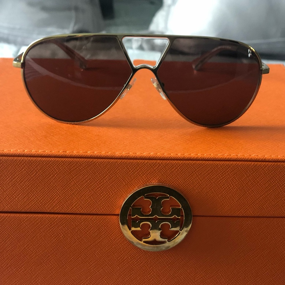 Tory Burch aviator sunglasses new